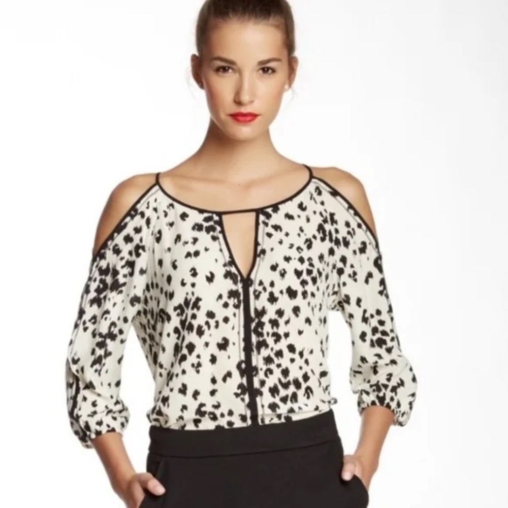 Trina Turk Cold Shoulder zebra animal Print 100% Silk Blouse Size S small